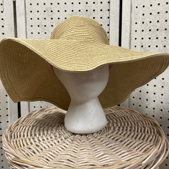 J.Crew beach hat - Picture 4 of 10